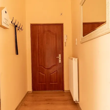 By Grand Lägenhet *